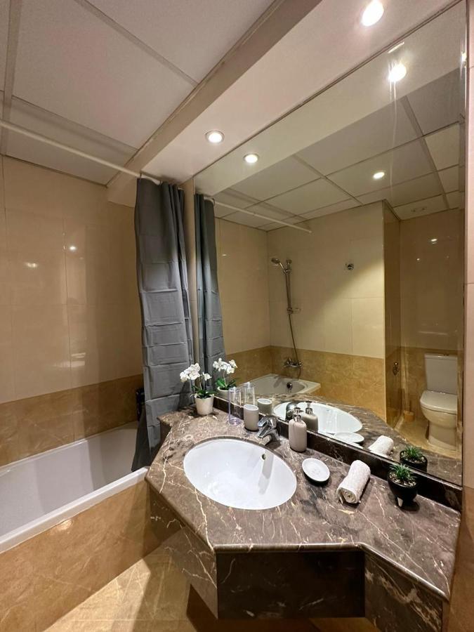 Step Into Serenity - Discover Modern Living In 1Br Apartment With Panoramic Views In Dubai Marina Near Jbr Walk, Beach And Bla Bla Club Exterior foto