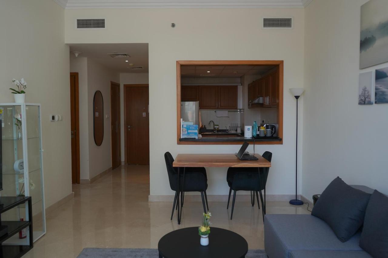 Step Into Serenity - Discover Modern Living In 1Br Apartment With Panoramic Views In Dubai Marina Near Jbr Walk, Beach And Bla Bla Club Exterior foto